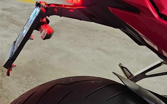 Motorrad Occasion Honda CBR650R - Bild 4