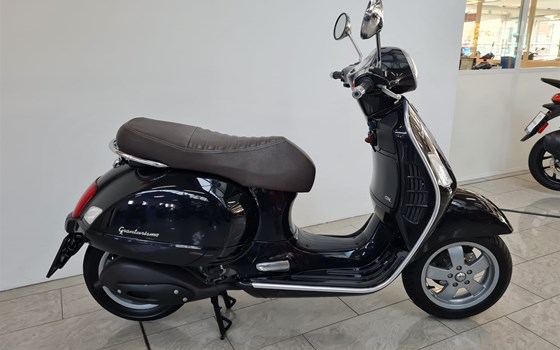 Gebrauchtmotorrad Vespa GTS 125 - Bild 2