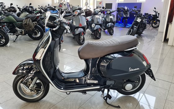 Gebrauchtmotorrad Vespa GTS 125 - Bild 3
