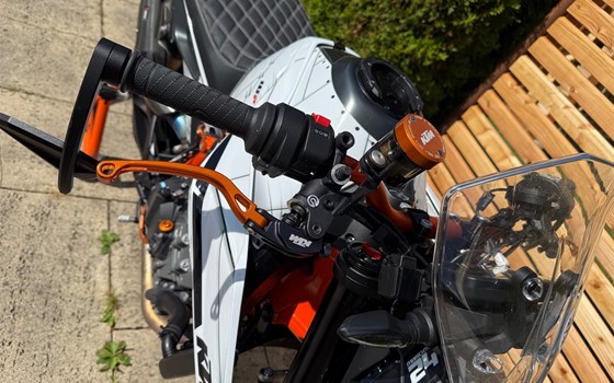 Gebrauchtmotorrad KTM 890 Duke R - Bild 7
