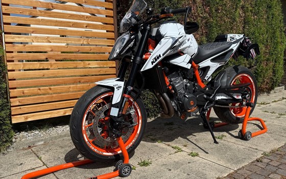 Gebrauchtmotorrad KTM 890 Duke R - Bild 8