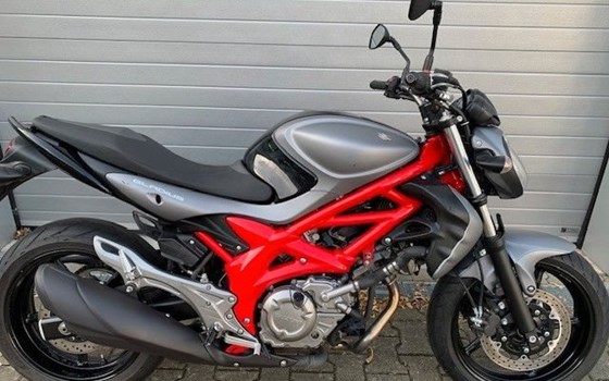 Gebrauchtmotorrad Suzuki SFV 650 Gladius - Bild 1