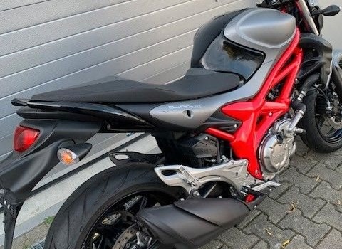 Gebrauchtmotorrad Suzuki SFV 650 Gladius - Bild 3