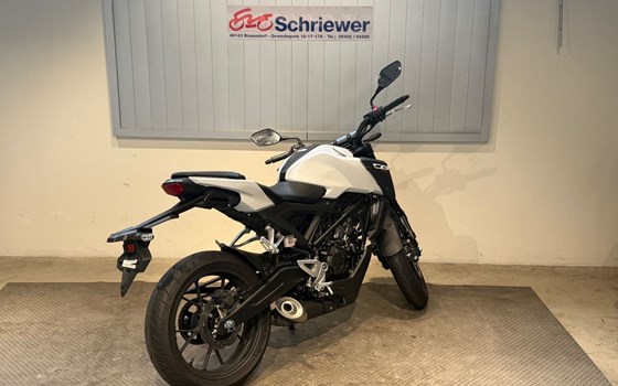 Gebrauchtmotorrad Honda CB125R - Bild 3
