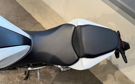 Gebrauchtmotorrad Honda CB125R - Bild 7