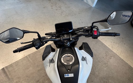 Gebrauchtmotorrad Honda CB125R - Bild 8