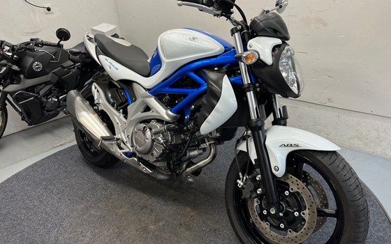 Gebrauchtmotorrad Suzuki SFV 650 Gladius - Bild 10