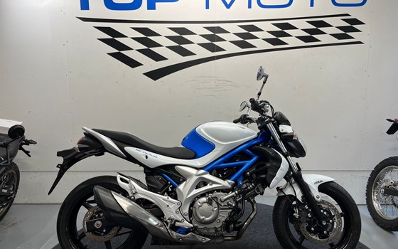 Gebrauchtmotorrad Suzuki SFV 650 Gladius - Bild 9