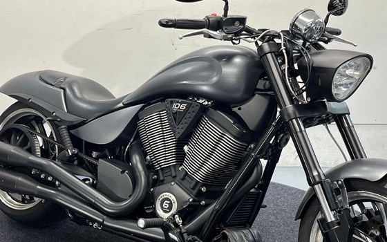 Gebrauchtmotorrad Victory Hammer 8-Ball - Bild 2