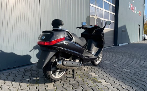 Gebrauchtmotorrad Piaggio X-EVO 400 - Bild 2