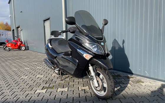 Gebrauchtmotorrad Piaggio X-EVO 400 - Bild 3