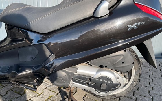 Gebrauchtmotorrad Piaggio X-EVO 400 - Bild 9