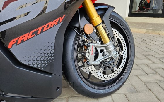 Neufahrzeug Aprilia RSV4 Factory APRC ABS - Bild 16