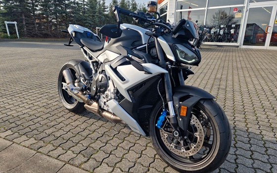Gebrauchtmotorrad BMW M 1000 R - Bild 2