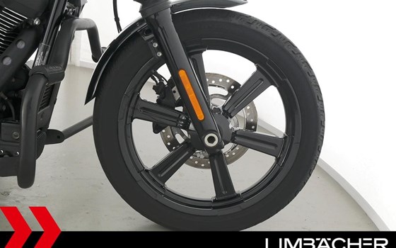 Gebrauchtmotorrad Harley-Davidson Softail Street Bob 114 FXBBS - Bild 14