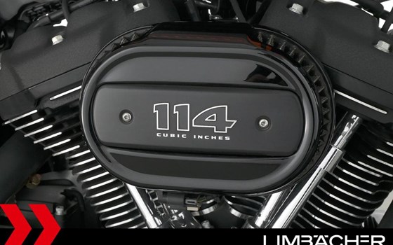 Gebrauchtmotorrad Harley-Davidson Softail Street Bob 114 FXBBS - Bild 16