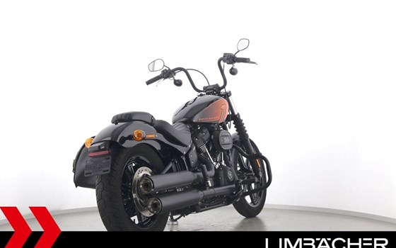Gebrauchtmotorrad Harley-Davidson Softail Street Bob 114 FXBBS - Bild 8