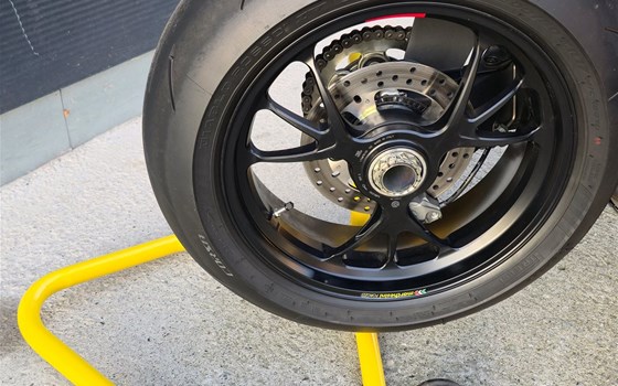 Gebrauchtmotorrad Ducati Streetfighter V4 S - Bild 12