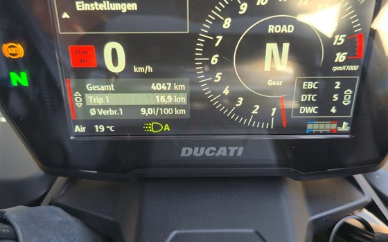 Gebrauchtmotorrad Ducati Streetfighter V4 S - Bild 13