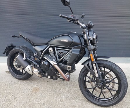 Gebrauchtmotorrad Ducati Scrambler Icon Dark