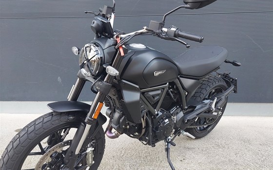 Gebrauchtmotorrad Ducati Scrambler Icon Dark - Bild 2
