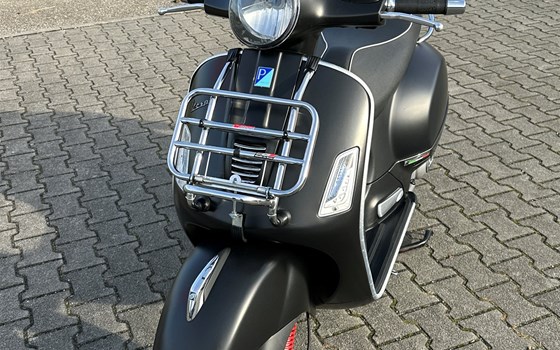 Gebrauchtmotorrad Vespa GTS 300 Super - Bild 3