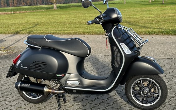 Gebrauchtmotorrad Vespa GTS 300 Super - Bild 1