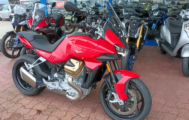 Moto Guzzi V100 Mandello