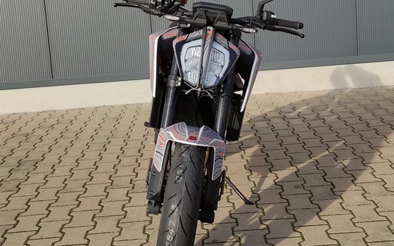 Gebrauchtmotorrad KTM 890 Duke R - Bild 4
