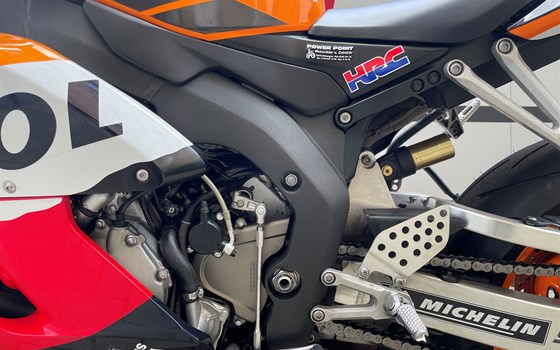 Gebrauchtmotorrad Honda CBR1000RR Fireblade - Bild 4