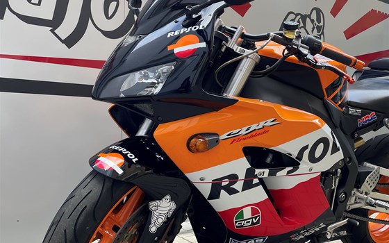 Gebrauchtmotorrad Honda CBR1000RR Fireblade - Bild 5