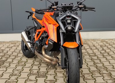GEBRAUCHTFAHRZEUG KTM 1390 Super Duke R EVO