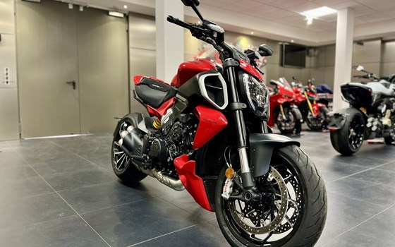 Gebrauchtmotorrad Ducati Diavel V4 - Bild 3