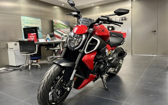Gebrauchtmotorrad Ducati Diavel V4 - Bild 4