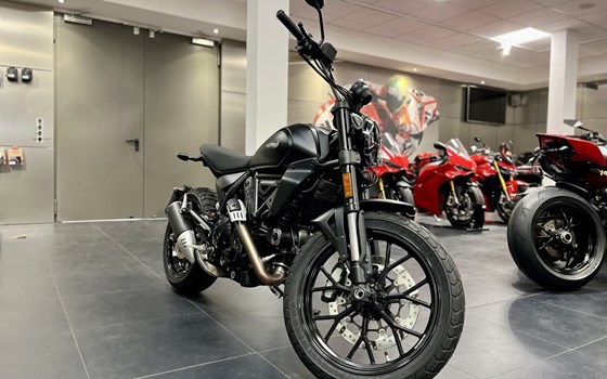 Gebrauchtmotorrad Ducati Scrambler Icon Dark - Bild 3