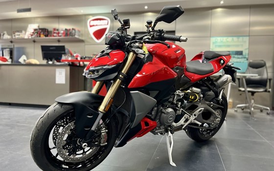 Gebrauchtmotorrad Ducati Streetfighter V2 - Bild 3