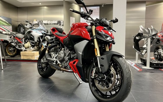 Gebrauchtmotorrad Ducati Streetfighter V2 - Bild 4