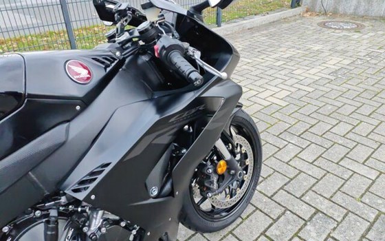 Gebrauchtmotorrad Honda CBR1000RR-R Fireblade - Bild 12