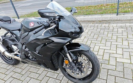 Gebrauchtmotorrad Honda CBR1000RR-R Fireblade - Bild 3