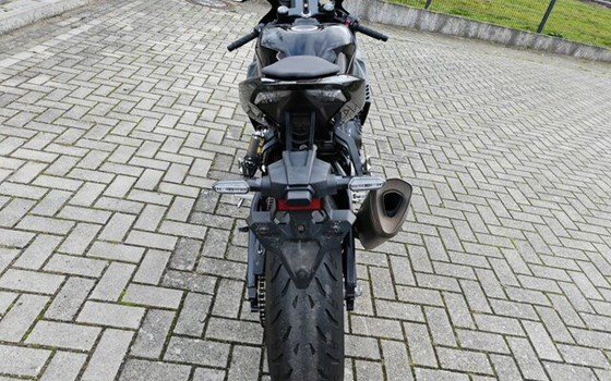 Gebrauchtmotorrad Honda CBR1000RR-R Fireblade - Bild 5