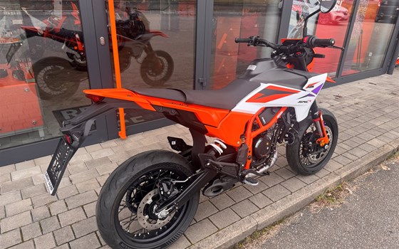 Neufahrzeug KTM 390 SMC R - Bild 3