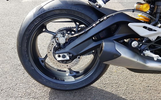 Neufahrzeug Triumph Street Triple 765 RS - Bild 8
