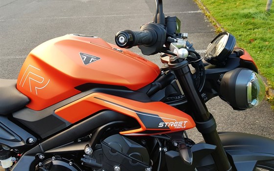 Neufahrzeug Triumph Street Triple 765 R A2 - Bild 11