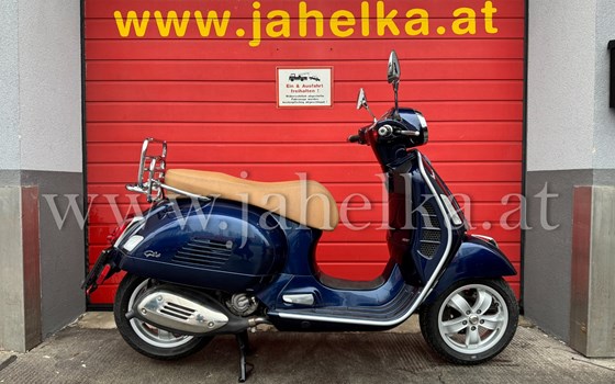 Gebrauchtmotorrad Vespa GTS 300 - Bild 1