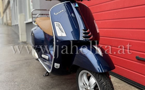 Gebrauchtmotorrad Vespa GTS 300 - Bild 3