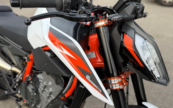 Gebrauchtmotorrad KTM 890 Duke R - Bild 6