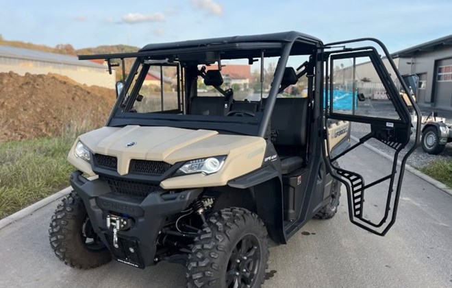 CFMOTO UFORCE 1000 DLX EPS