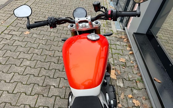 Gebrauchtmotorrad Triumph Speed Twin 1200 RS - Bild 11