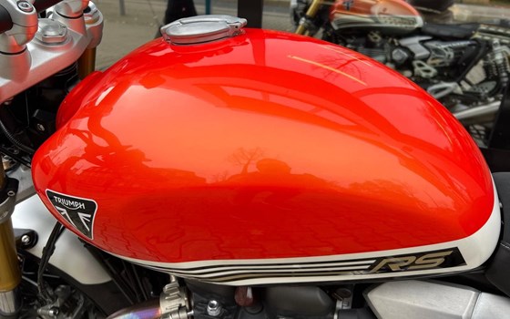 Gebrauchtmotorrad Triumph Speed Twin 1200 RS - Bild 9