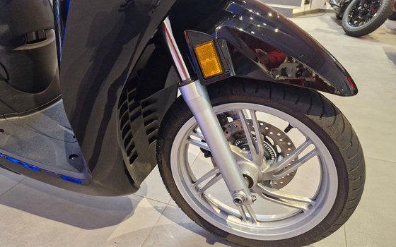 Gebrauchtmotorrad Honda SH350i - Bild 2